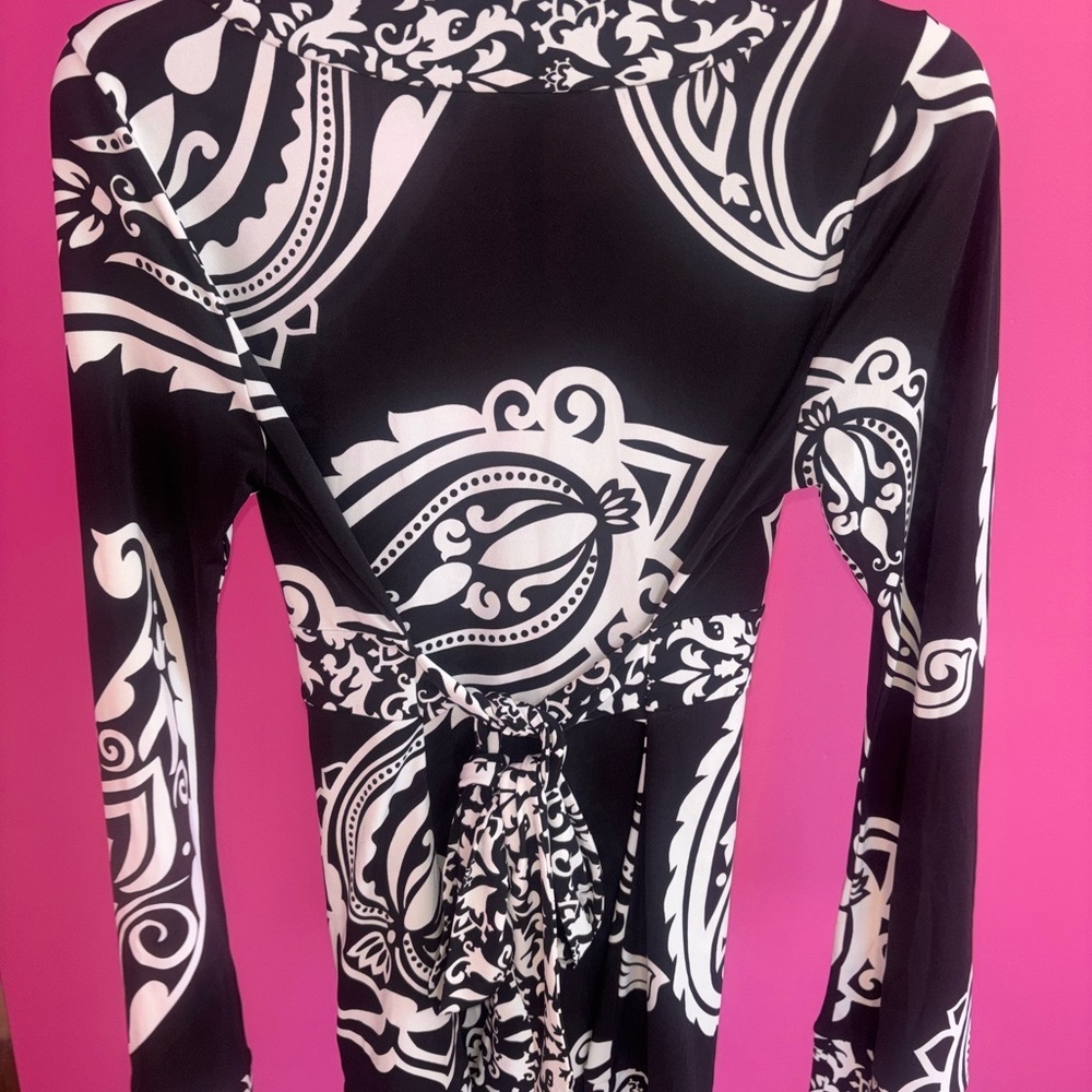 White House Black Market ladies paisley print long sleeve blouse MSRP $128 - Picture 6 of 7